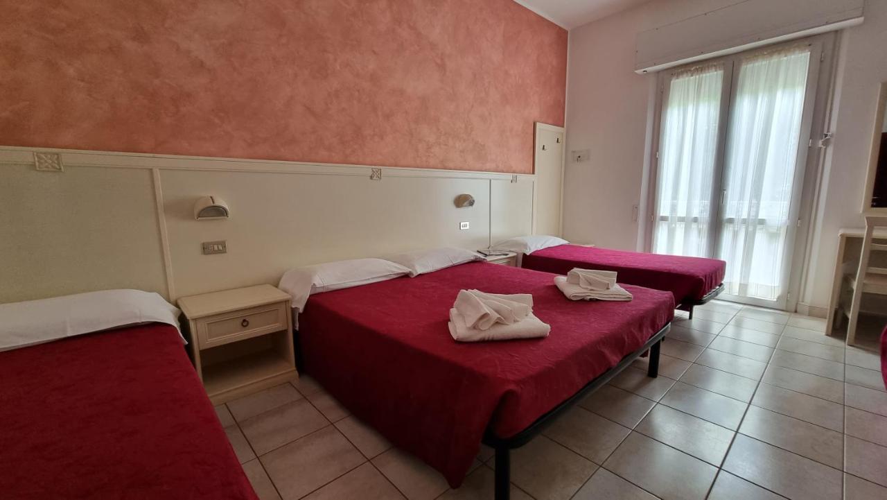 Hotel Costanza Cesenatico Exterior foto