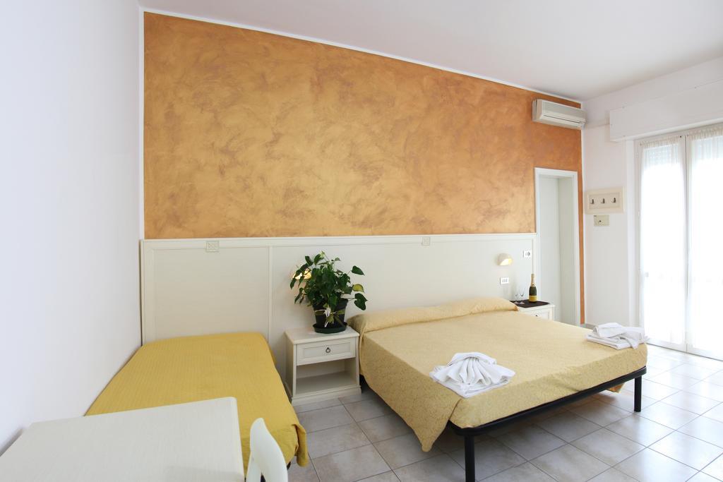 Hotel Costanza Cesenatico Quarto foto